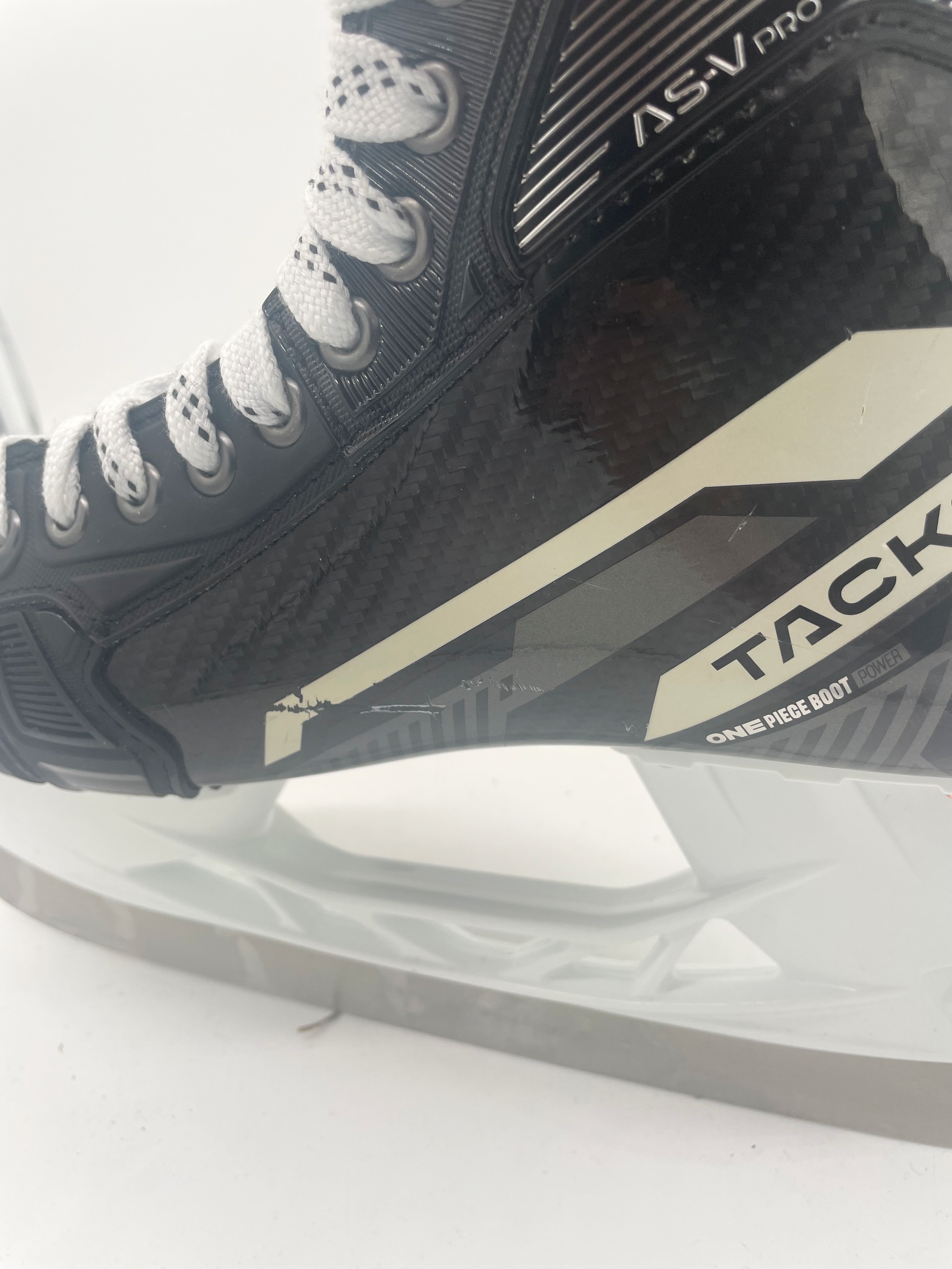CCM Tacks AS-V Pro - Pro Stock Hockey Skates - Size 8R