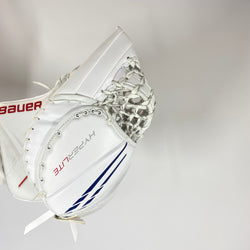 Bauer Vapor Hyperlite - Nouveau gant de gardien Pro Stock - (Blanc/Rouge/Bleu)