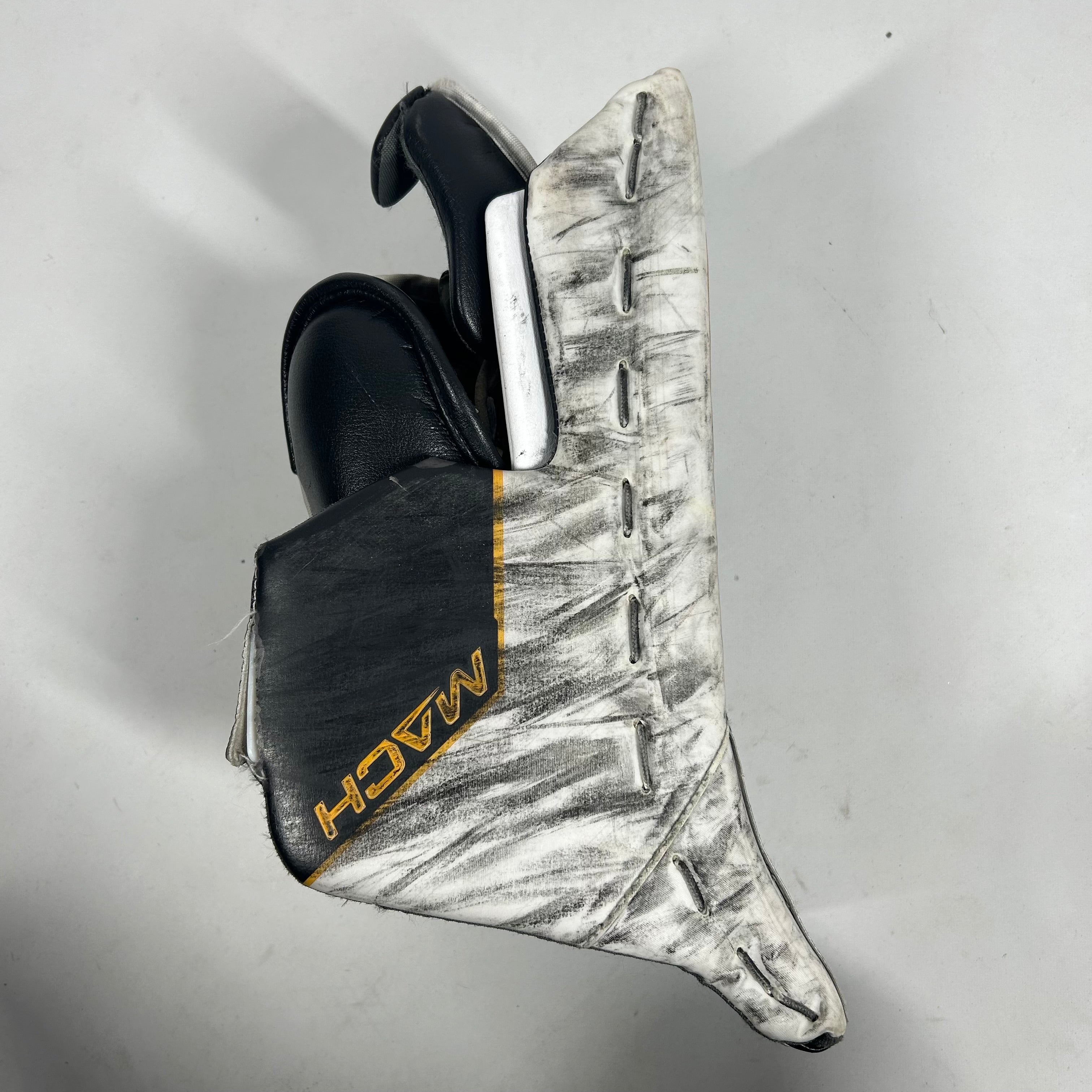 Bauer Supreme Mach - Used Goalie Blocker (Black/White)