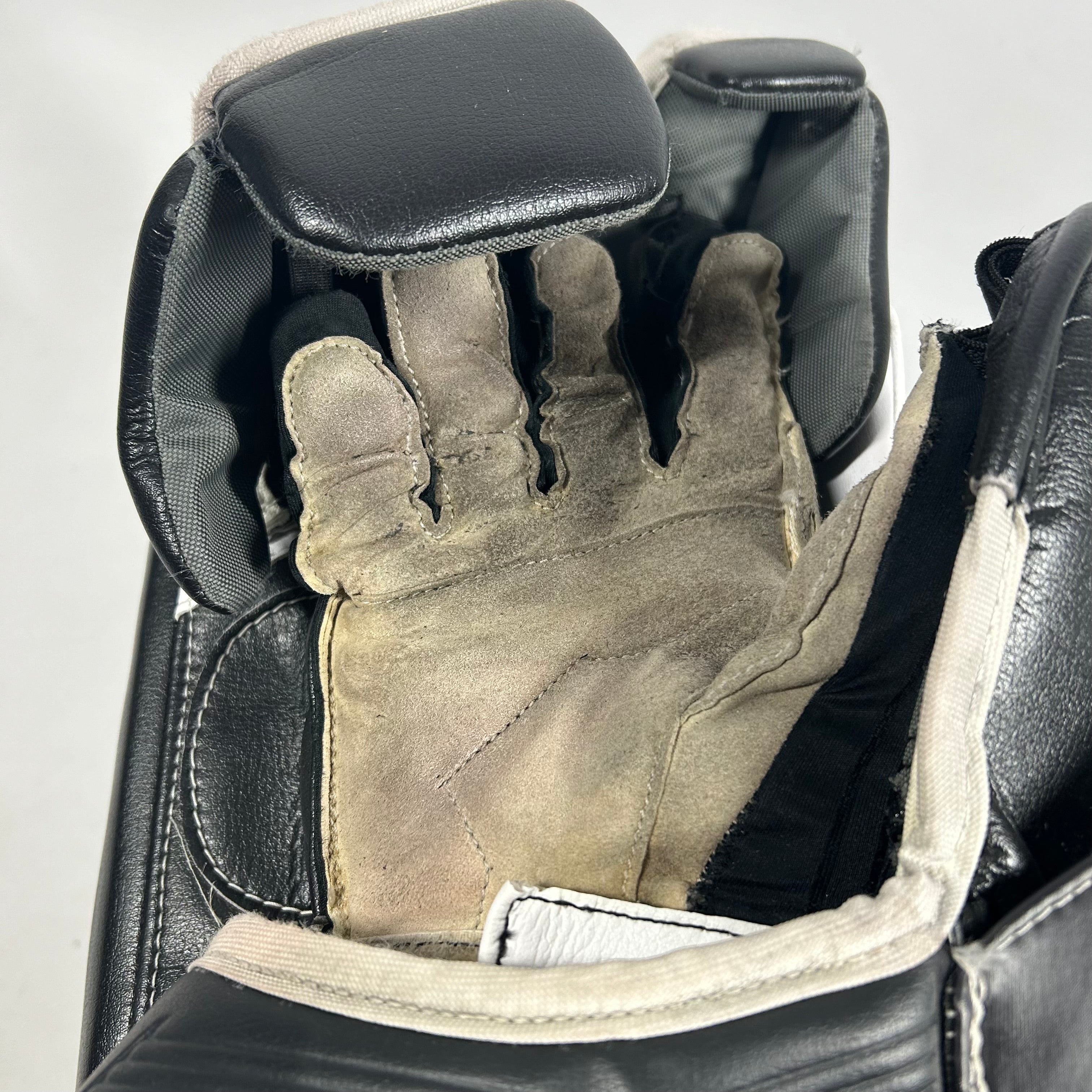 Bauer Supreme Mach - Used Goalie Blocker (Black/White)