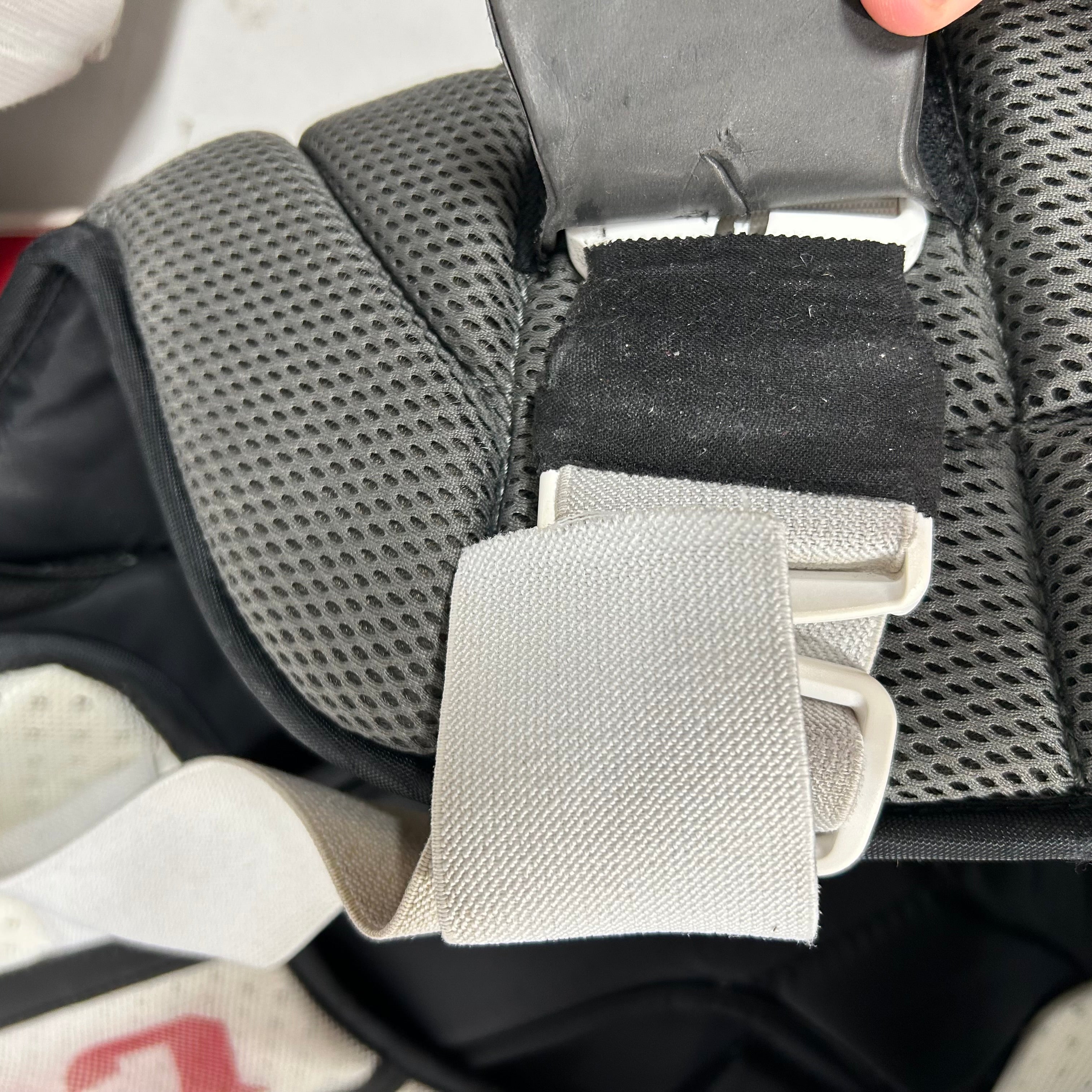 CCM Extreme Flex 5 Pro - Plastron de gardien de but Pro d'occasion (blanc/rouge)