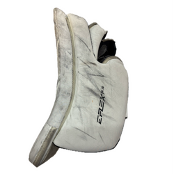 CCM Extreme Flex 5.5 - Used Full Right Junior Goalie Blocker (White)