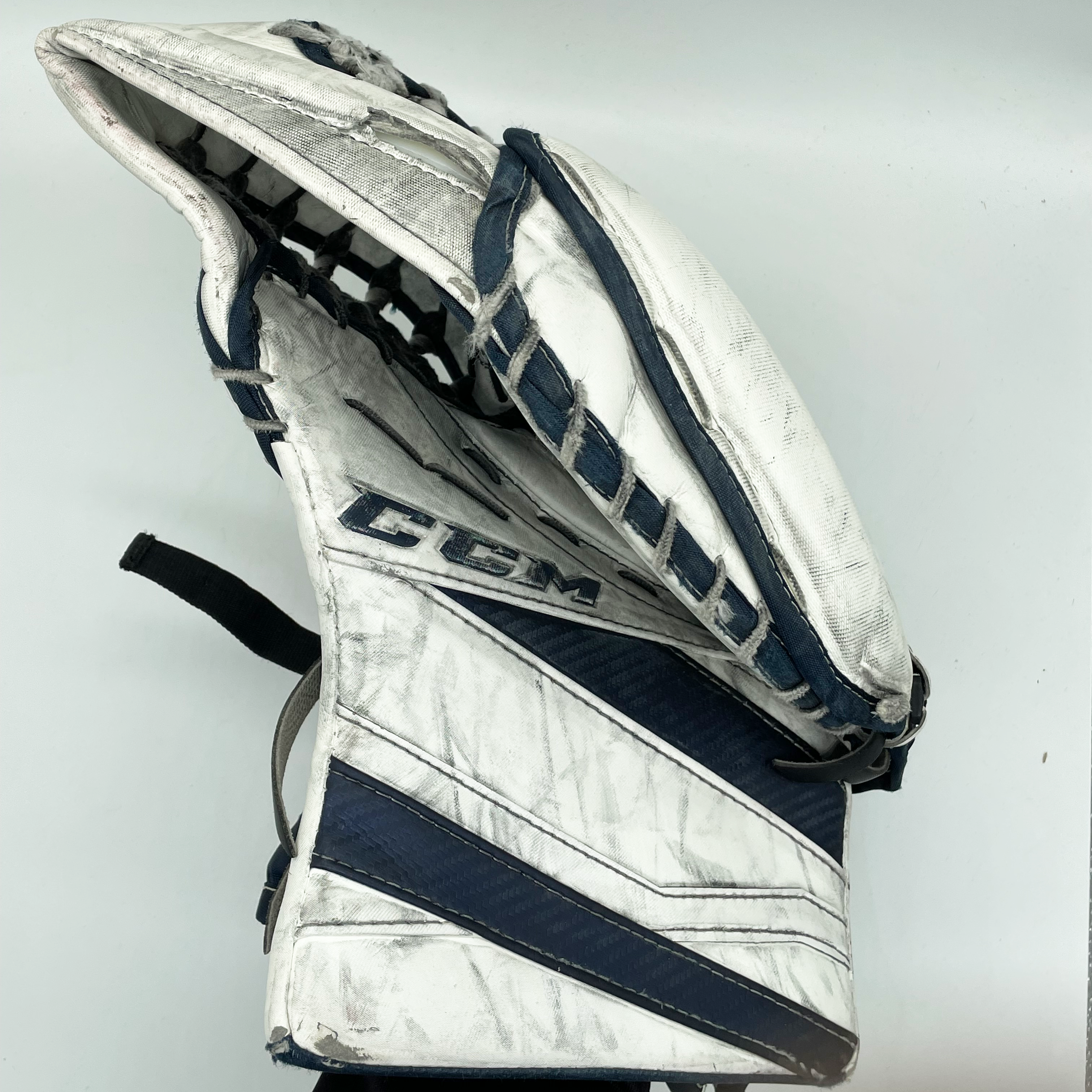 CCM Extreme Flex III - Used Pro Stock Goalie Glove (White/Navy)
