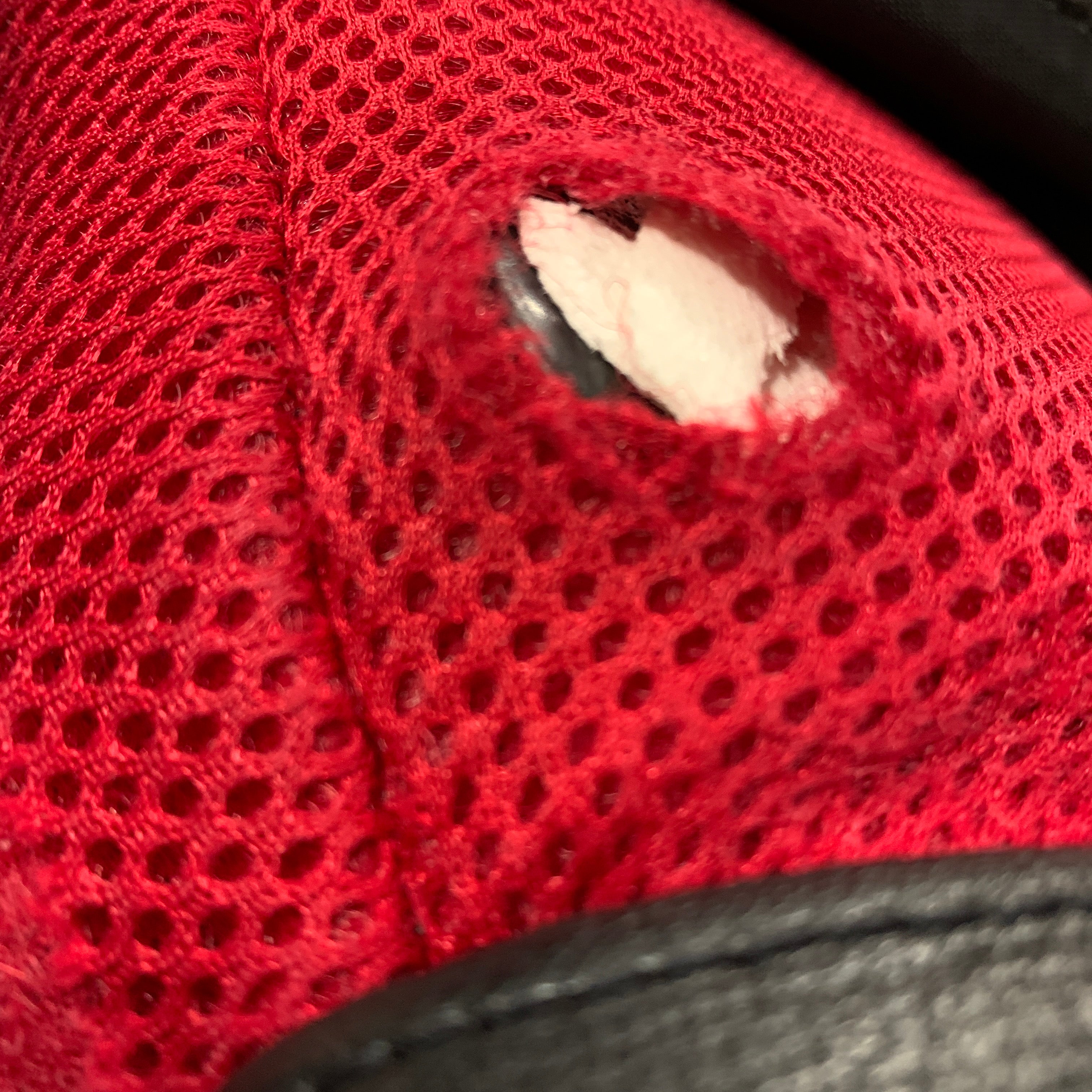 Vaughn Velocity V9  - Used Pro Stock Goalie Chest Protector (Red/Black)