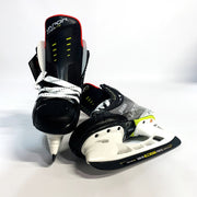 Patins de hockey Bauer Vapor Hyperlite Pro Stock - Taille 4, ajustement 1